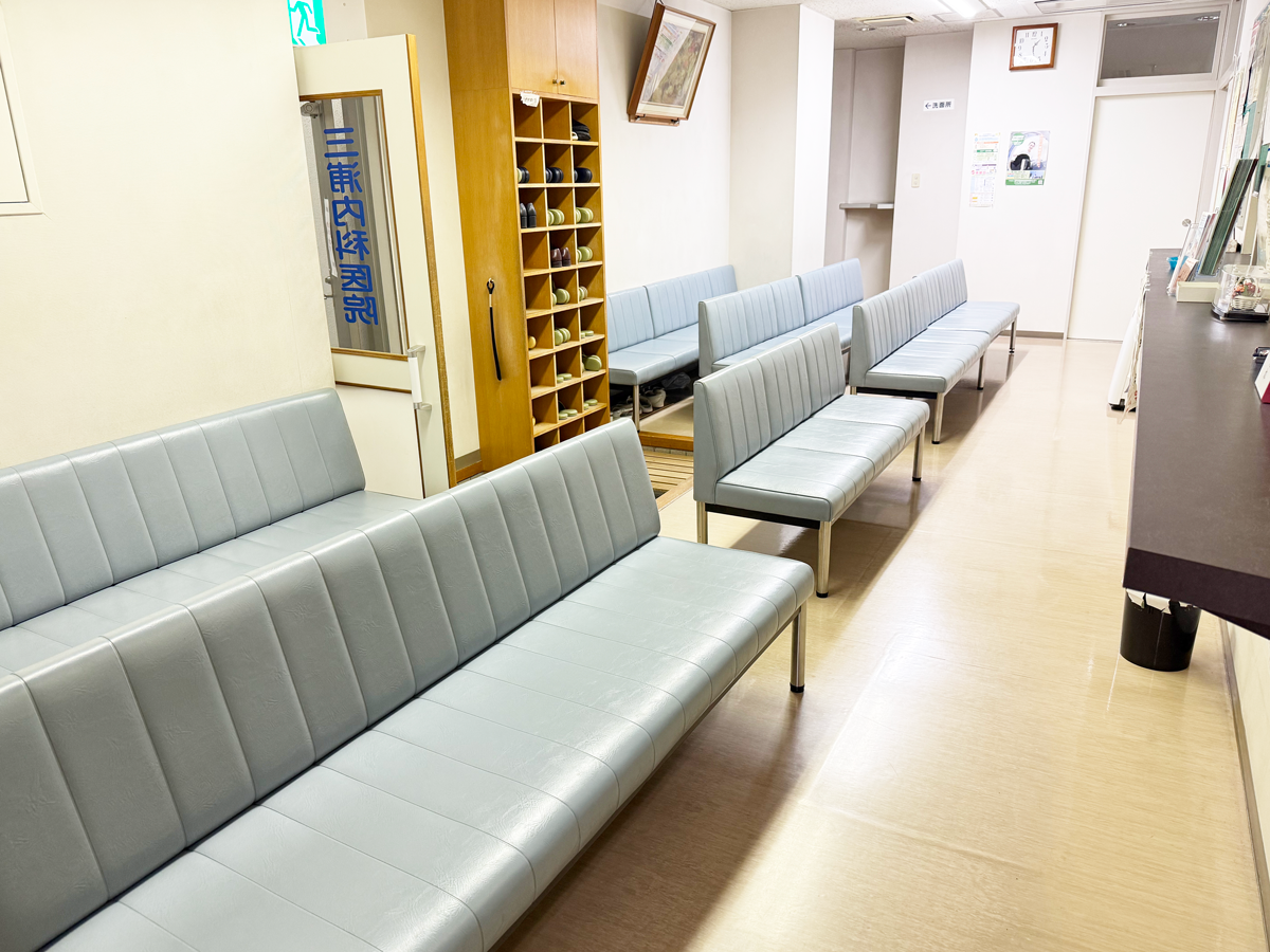 小岩 髙地眼科医院の待合室
